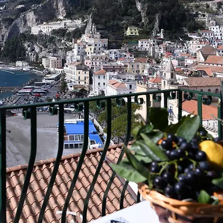 מלון דירות Casamalfi Vista Mare 3*